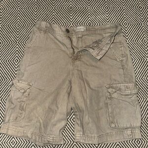 Casual Beige Cargo Skate Short